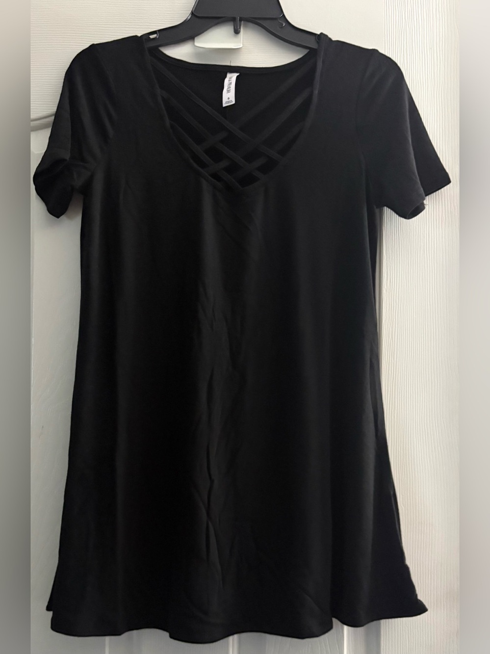 Zenana Outfitters Black Crisscross V-Neck Tunic Top